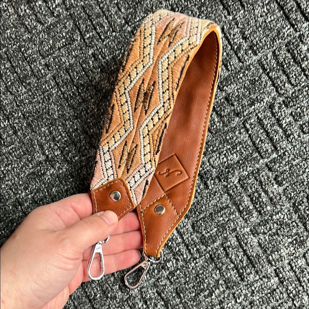 Nena & Co Shorty Strap